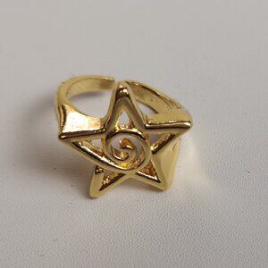 Almost new ladies fashion alloy ring